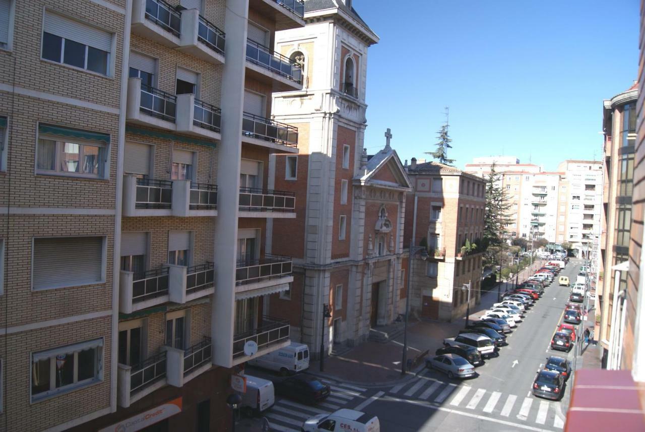 Calfred Junto A Parque Gallarza Logroño Zewnętrze zdjęcie